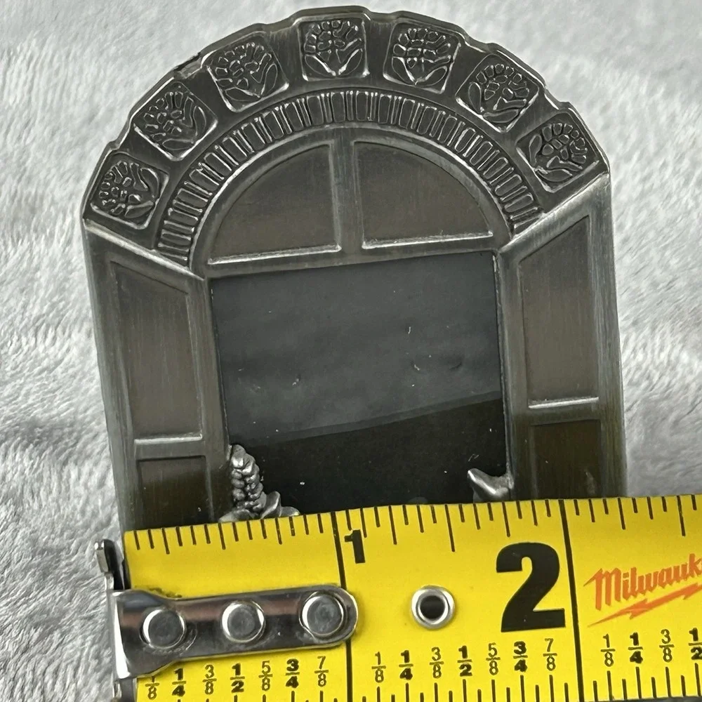Small Pewter Picture Frame Kitty Cat On Ledge Peeking Out Arched Window Grandma
